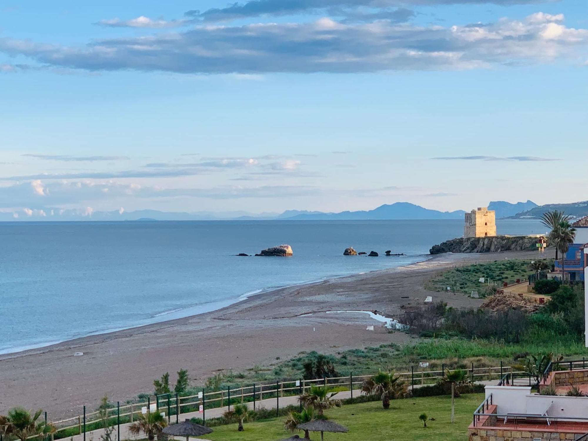 Apartment First Line Beach-amazing Seaview - La Duquesa-estepona Bahia de Casares