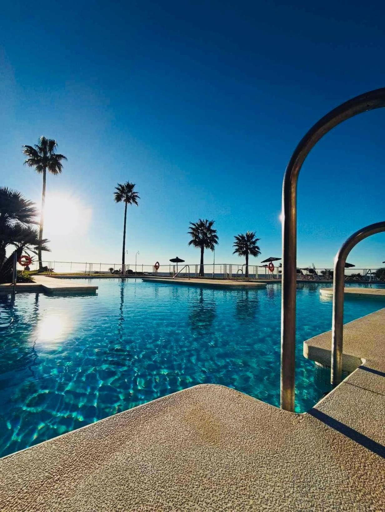Apartment First Line Beach-amazing Seaview - La Duquesa-estepona Bahia de Casares